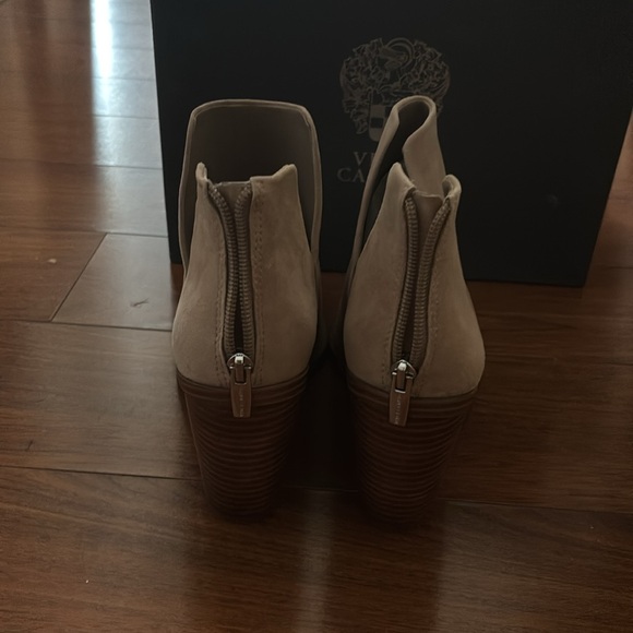 Vince Camuto - booties - Picture 3 of 4